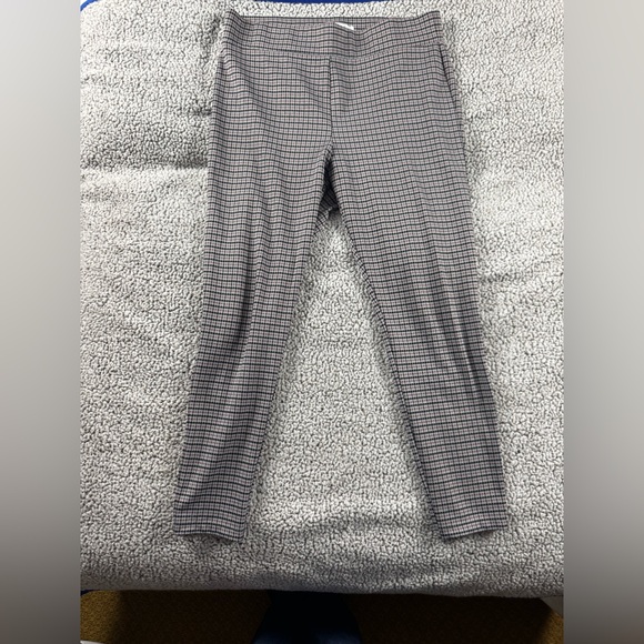 LOFT Women's Black, Red, and Gray Leggings size 12/L - Picture 4 of 15